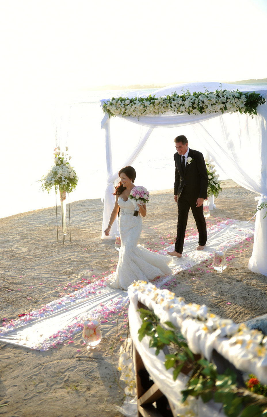 Kathi & Joe's Hochzeit am Strand im Jumby Bay Resort bei Antigua Karibik von Strandhochzeit Hochzeitsfotograf XOANDREA