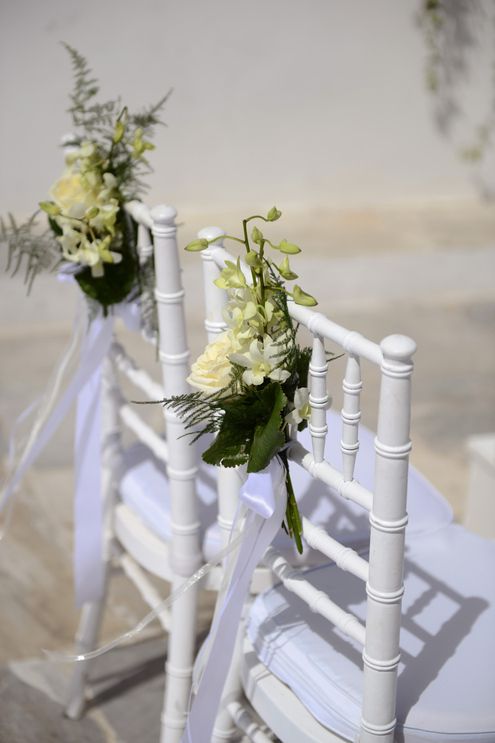 A celebrity wedding in Santorini at Katikies Hotel by wedding photographer Santorini XOANDREA